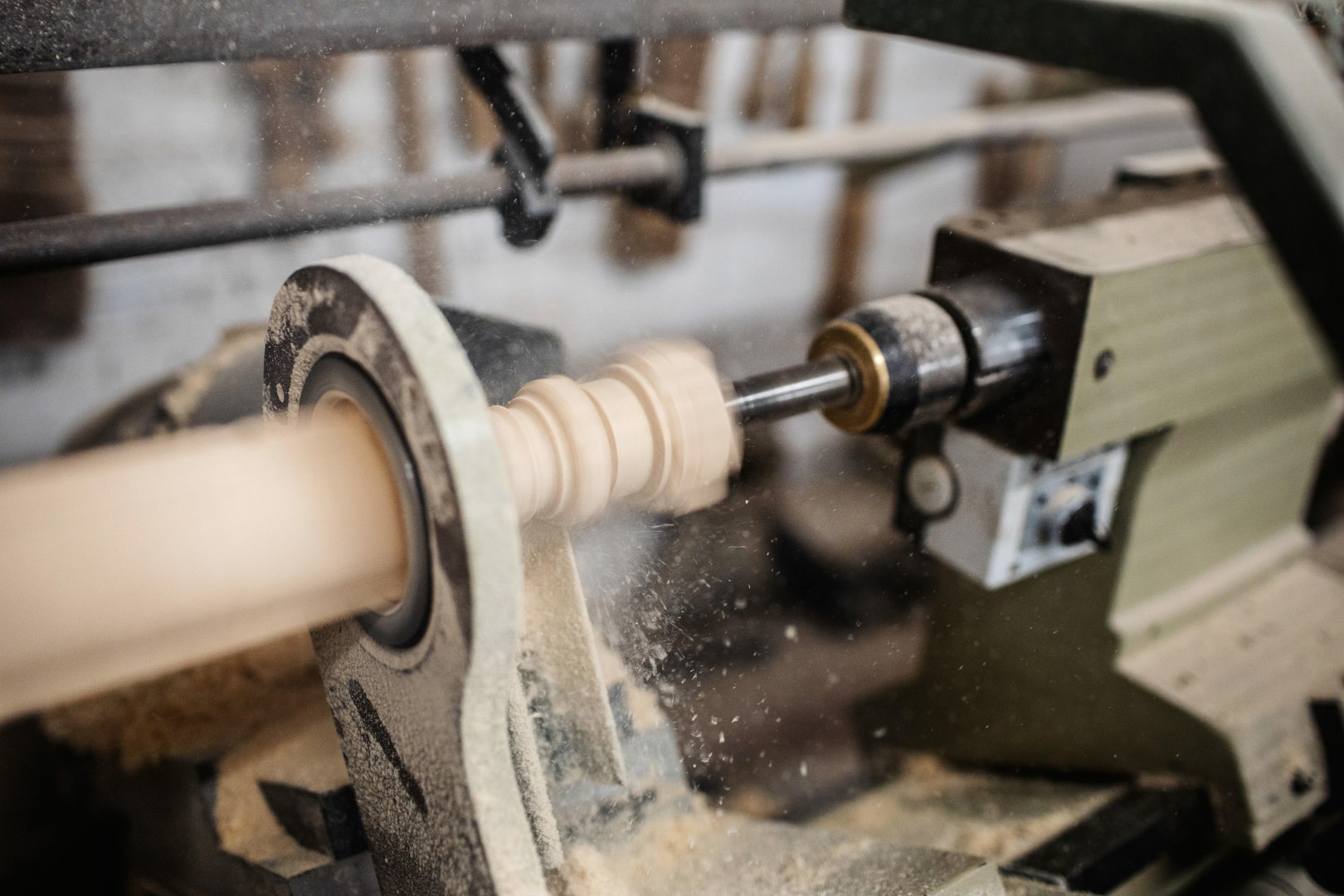Daniel Fitzpatrick at the wood lathe — Oak & Pine by Design workshop